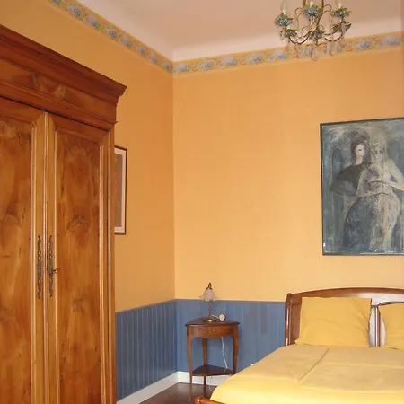 Villa Des Trois Statues
